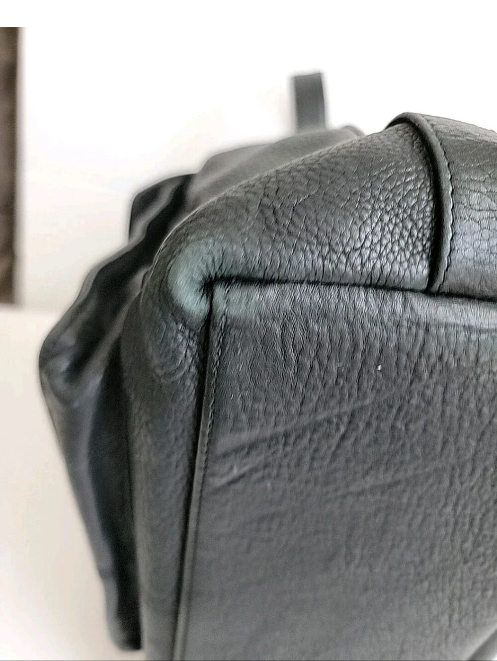 Vintage Fossil Black Pebbled Leather Crossbody Bag with Drawstring Detail